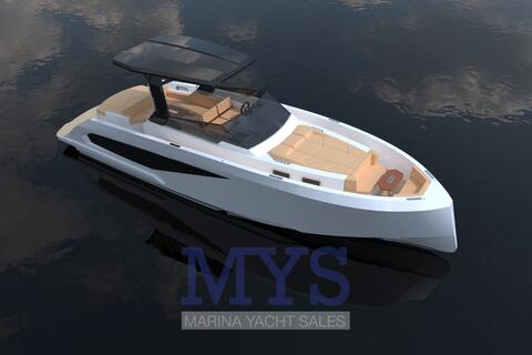 Macan Boats 32 Lounge FB T-Top