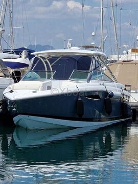 Cobalt The R 35 is a Luxury Pleasure boat