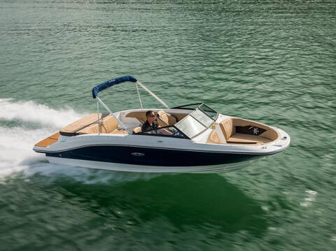 Sea Ray SPX 210 2486664 Summer Sales Event